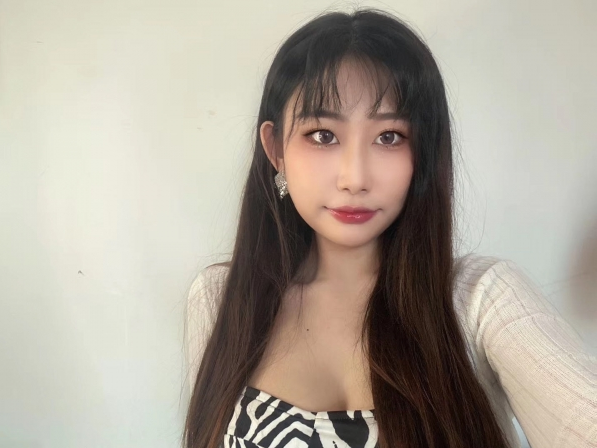 辽宁沈阳身高174长腿气质女孩找靠谱小哥哥 第1张