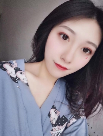 美女大学生想找一个有实力的男富豪 第1张
