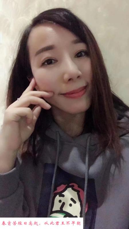 朝阳刚下水美女 第1张