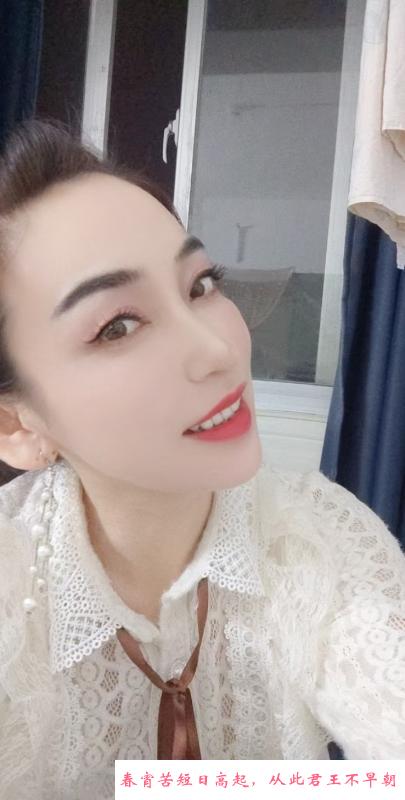 身材不错的小少妇 第3张