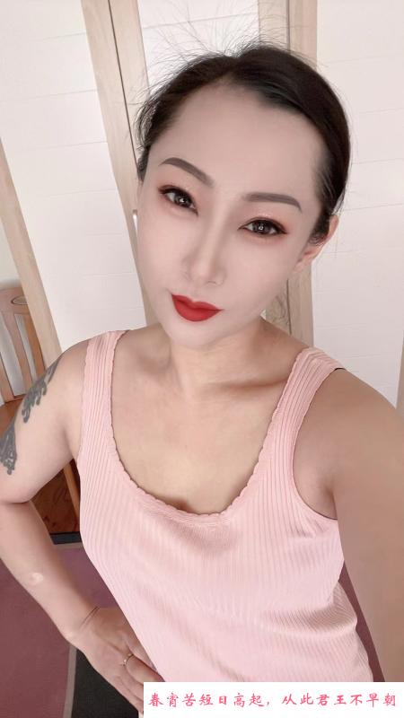 黑丝小少妇 第2张