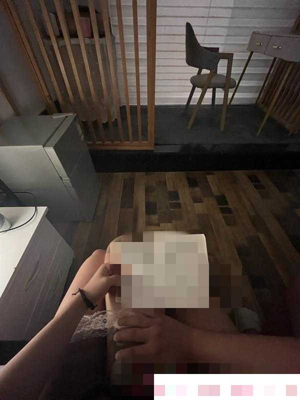 大波研究生病娇 第4张