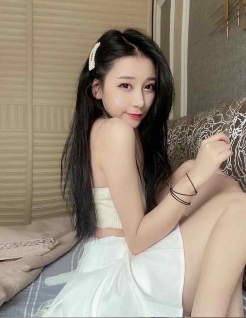 性感艳丽迷人的思思，穴嫩水多温柔可爱 第1张