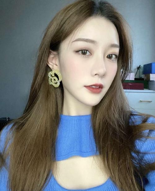 青岛小学妹逼紧水多各种姿势都能驾驭 第2张