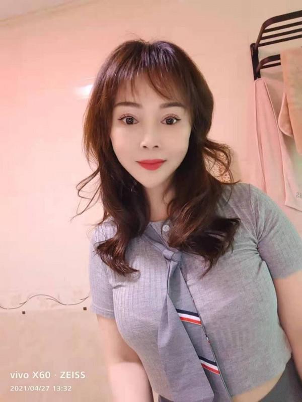 丰台轻熟大胸莹莹 第2张