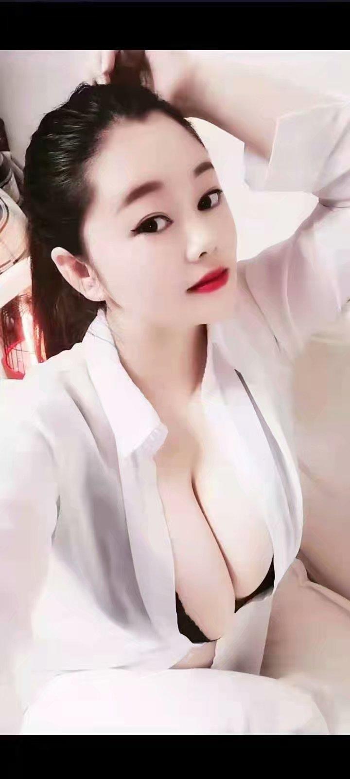 小奶包F罩杯 第1张