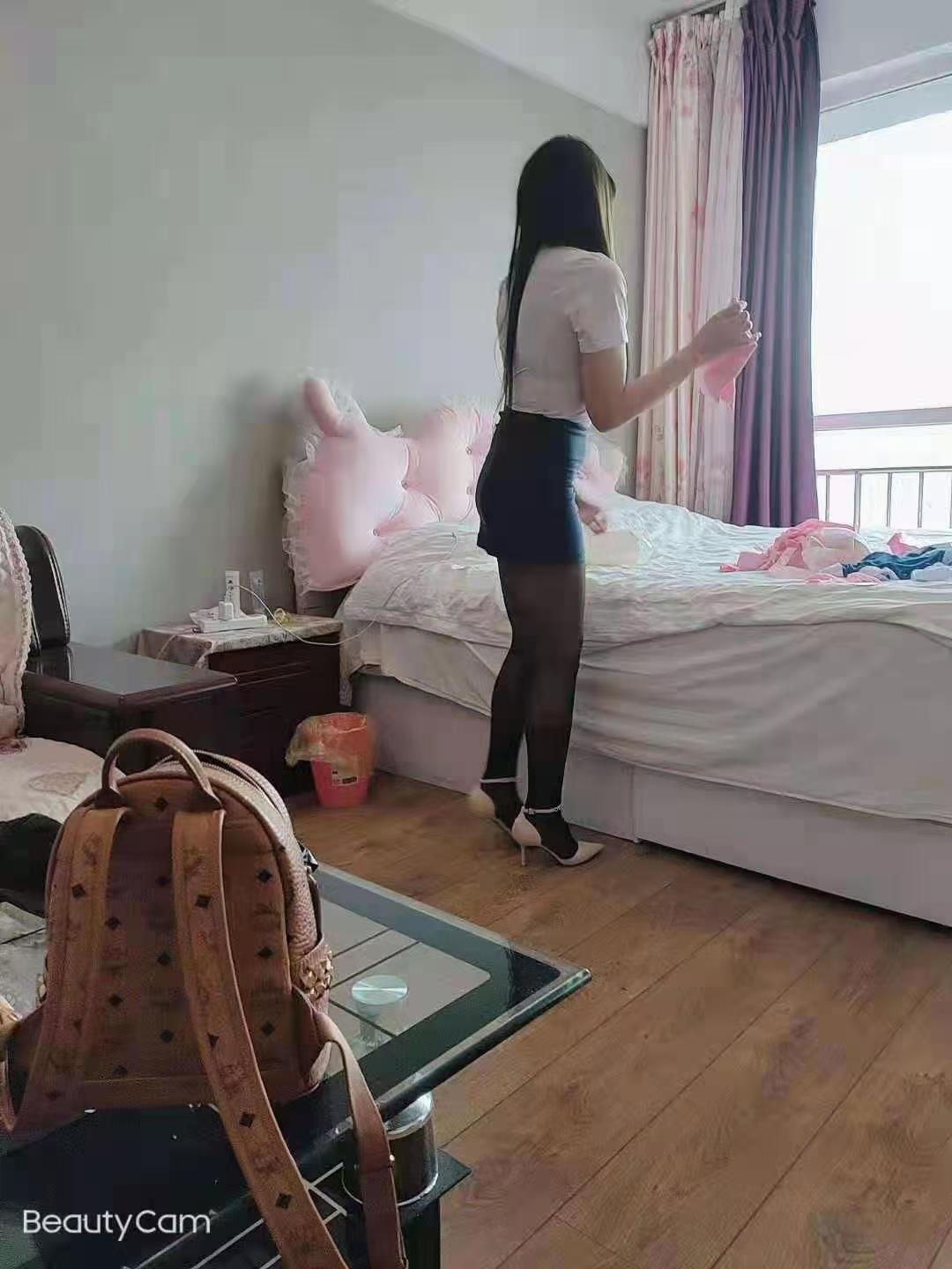 周水前东特南方小美女 第1张