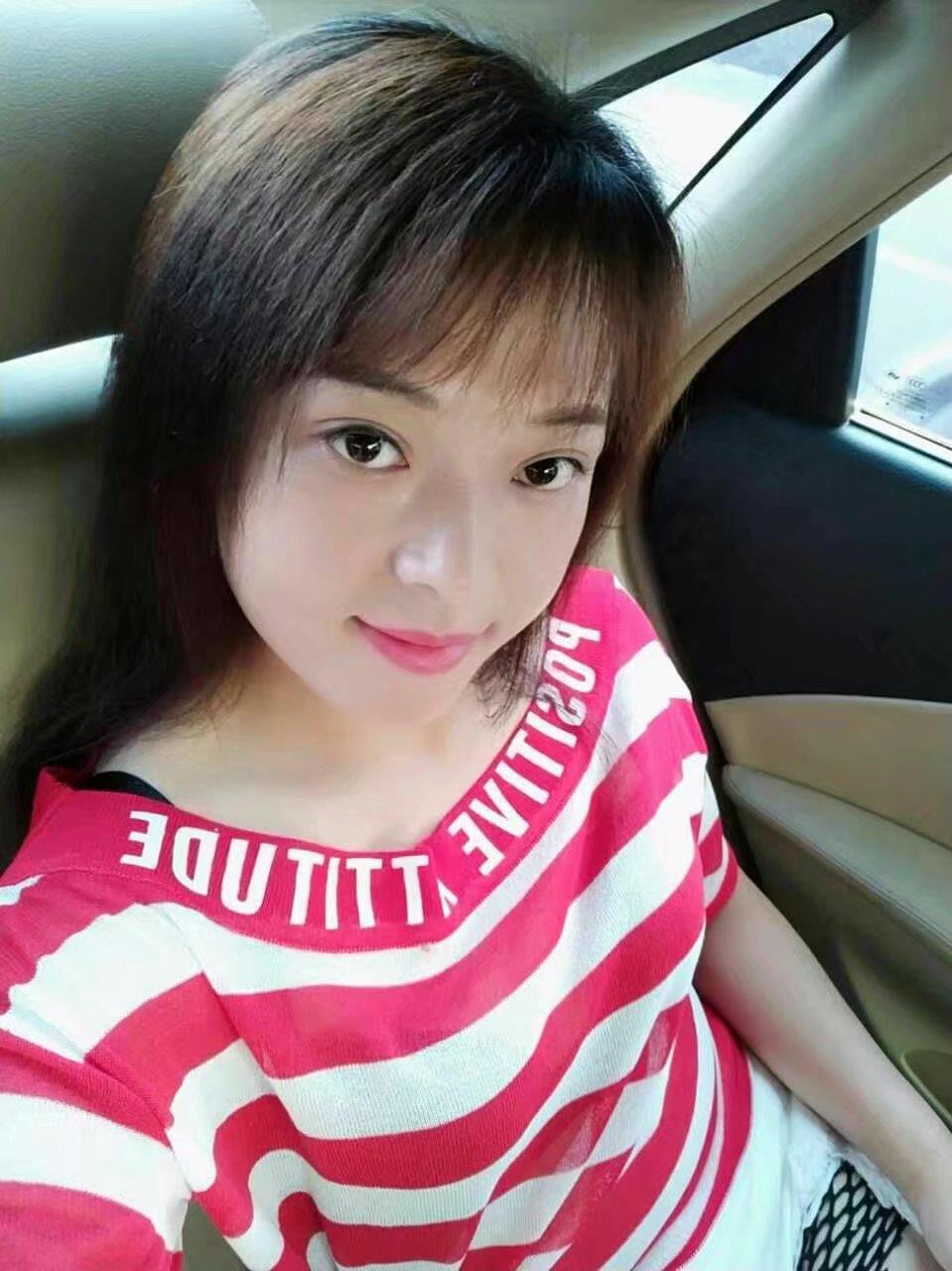 不机车的小姐姐 第1张