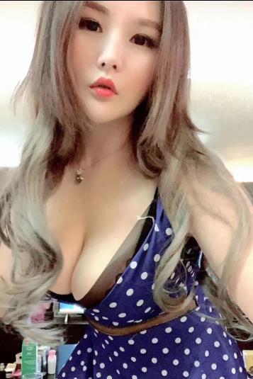 乌市很有名的大胸妹，最近回归 第1张