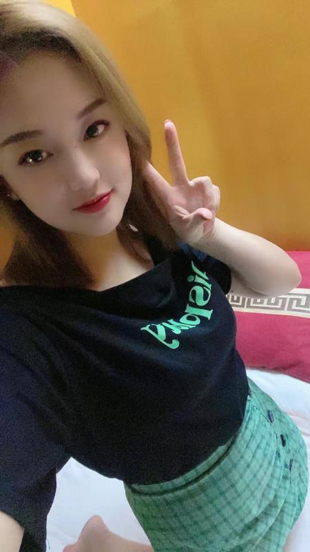 龙华大奶小波霸 第1张