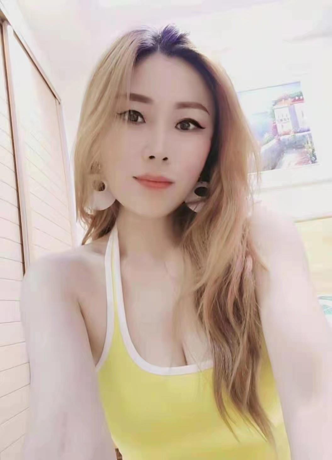 光谷露露轻熟少妇 第1张