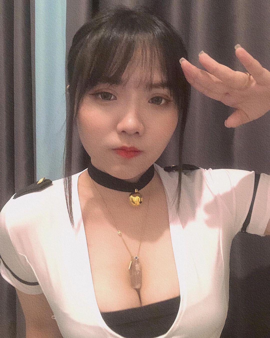 上海兼职大奶嫩妹 第1张
