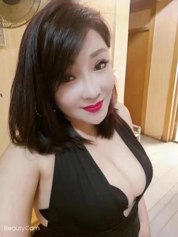 28女主动热情服务好 第1张
