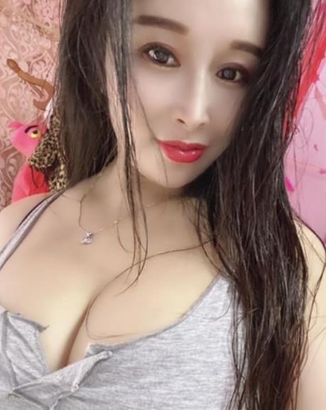福田大胸美女 第1张