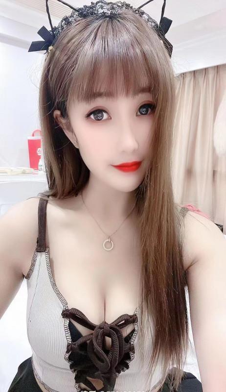 风骚大奶妹 第4张
