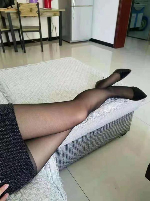 身材不错的美女 第2张