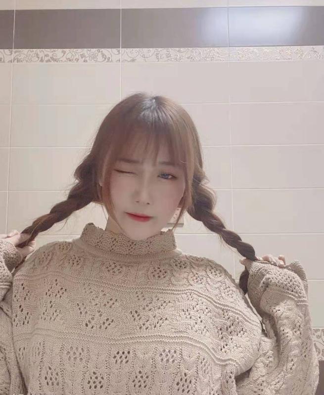 西城区一个大胸妹 第2张