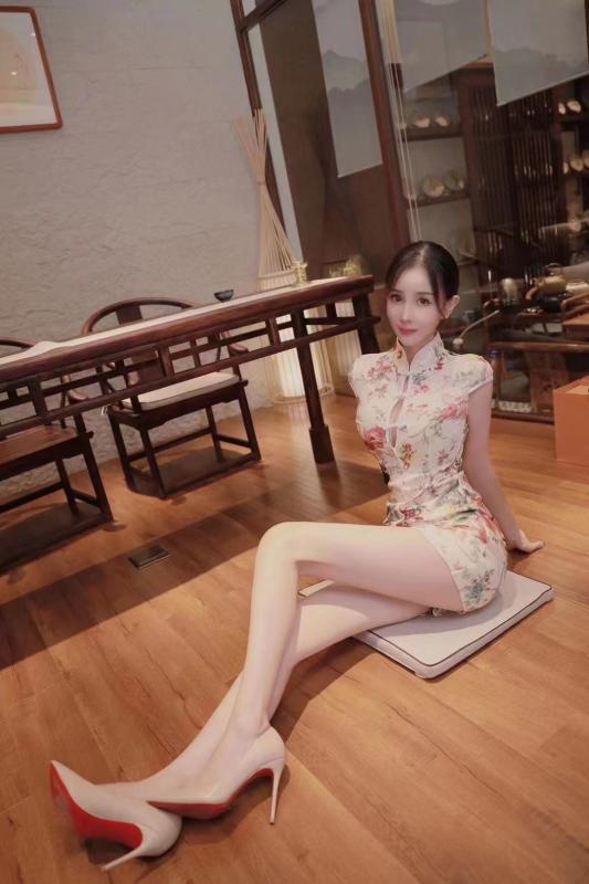 穿着旗袍感觉不一样 第1张
