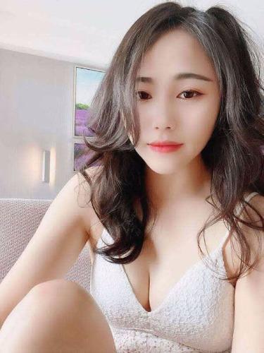 松岗大胸美女 第1张