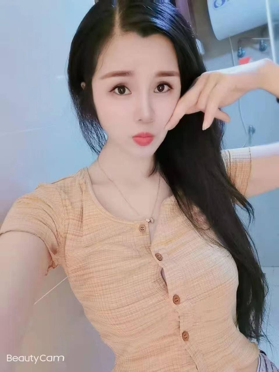 服务技术不错的性感妹子 第2张
