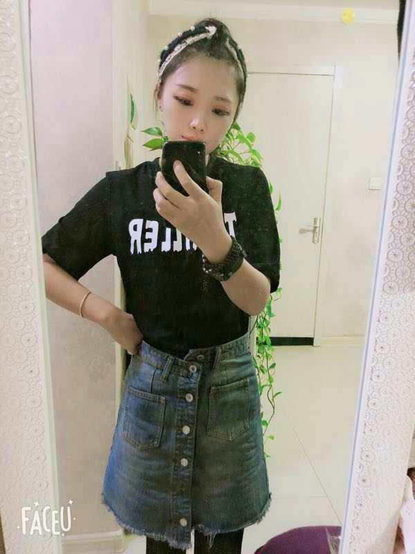 万锦和平里一个妹子 第1张