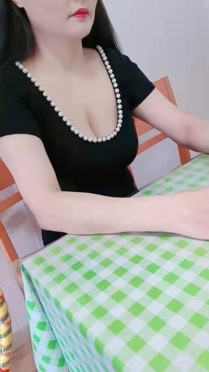 朝阳区出击中小项轻熟女，可以全裸摸屁股 第2张