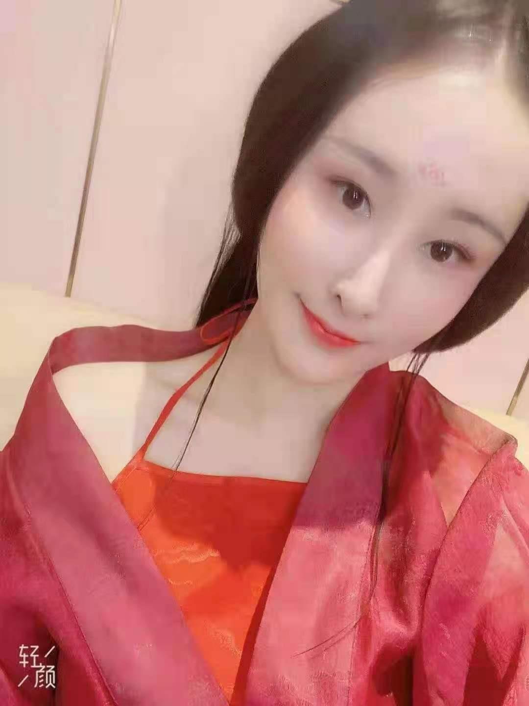 口活不错的可汉服美女 第1张