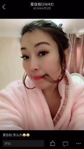 体育场附近熟女，肤白貌美，大胸长腿美女 第2张