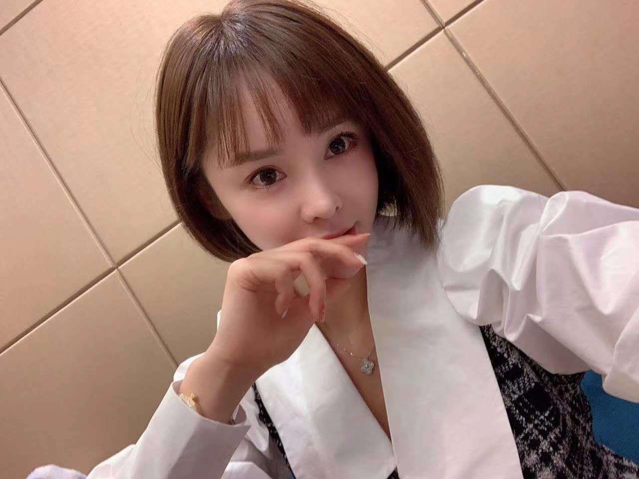 观山湖区会展城清纯小妹妹 第3张