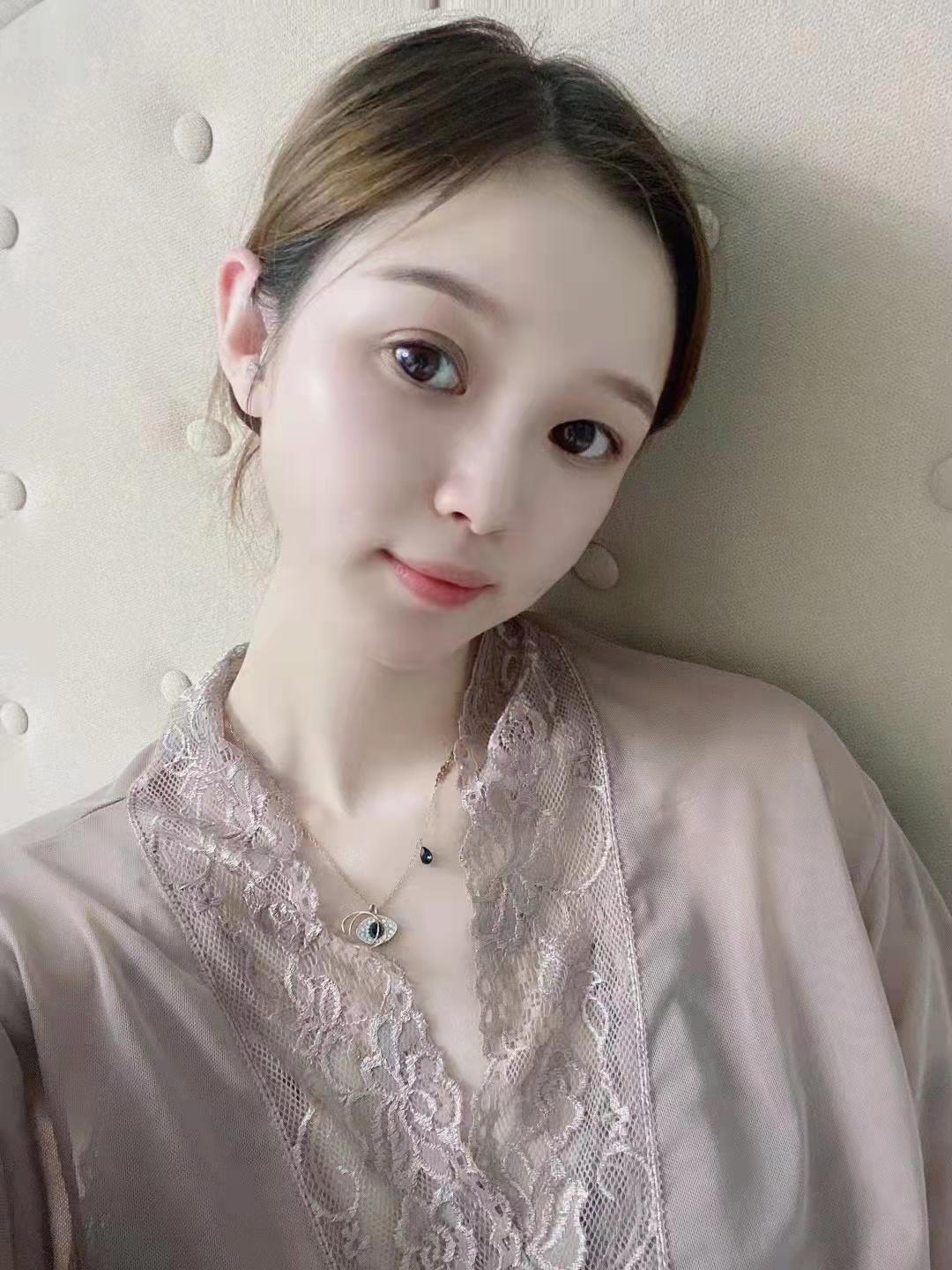 天河区25岁萌妹，肤白可69，服务有毒龙 第1张