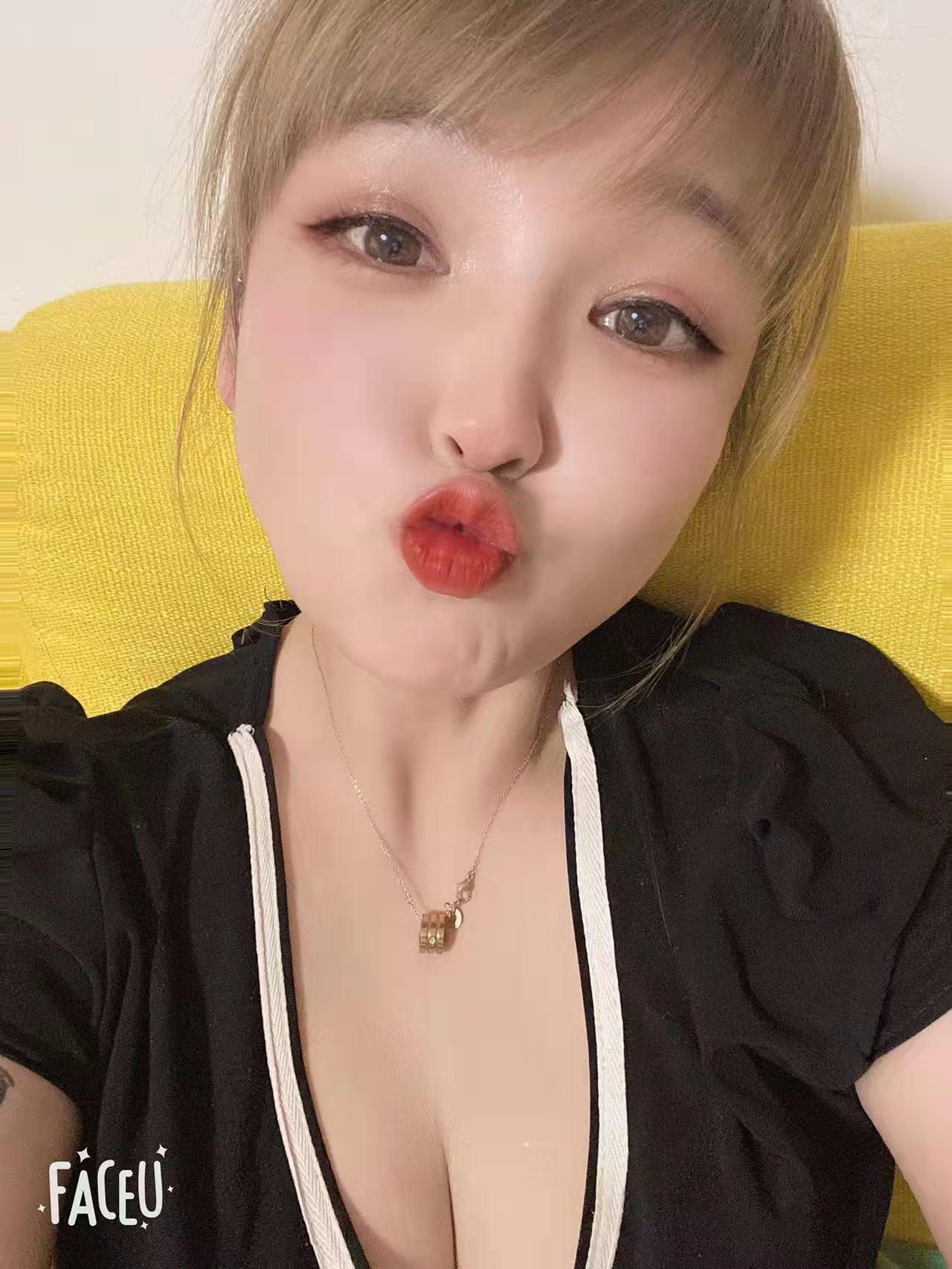 方庄风骚大奶妹,神似李小璐! 第3张