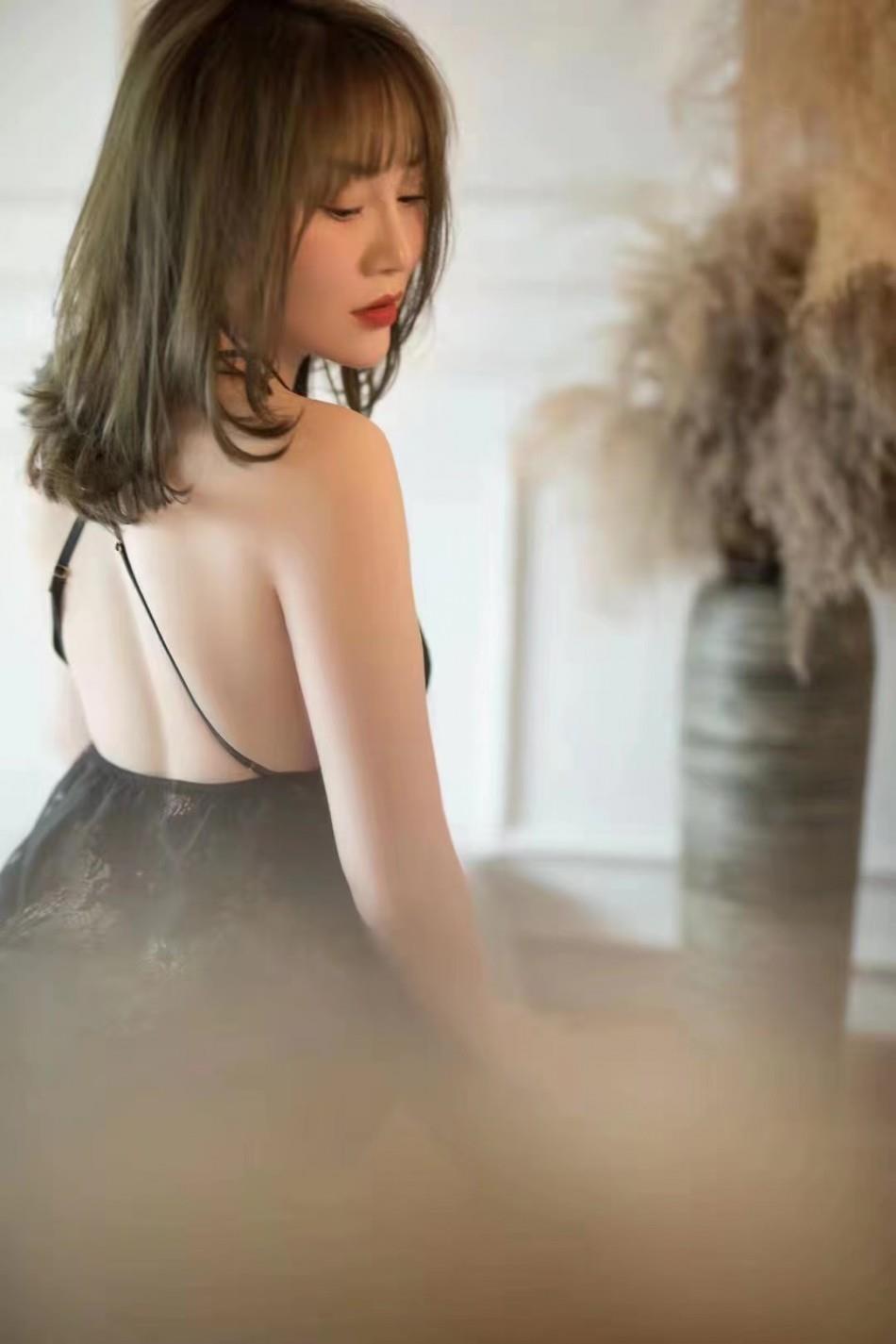 百家湖花园美女爽记 第2张
