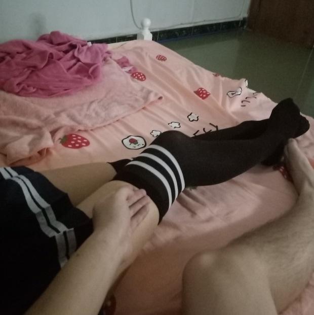 晓港的21岁嫩模灵儿，JK风格学生装长腿，腿可以玩一年 第2张