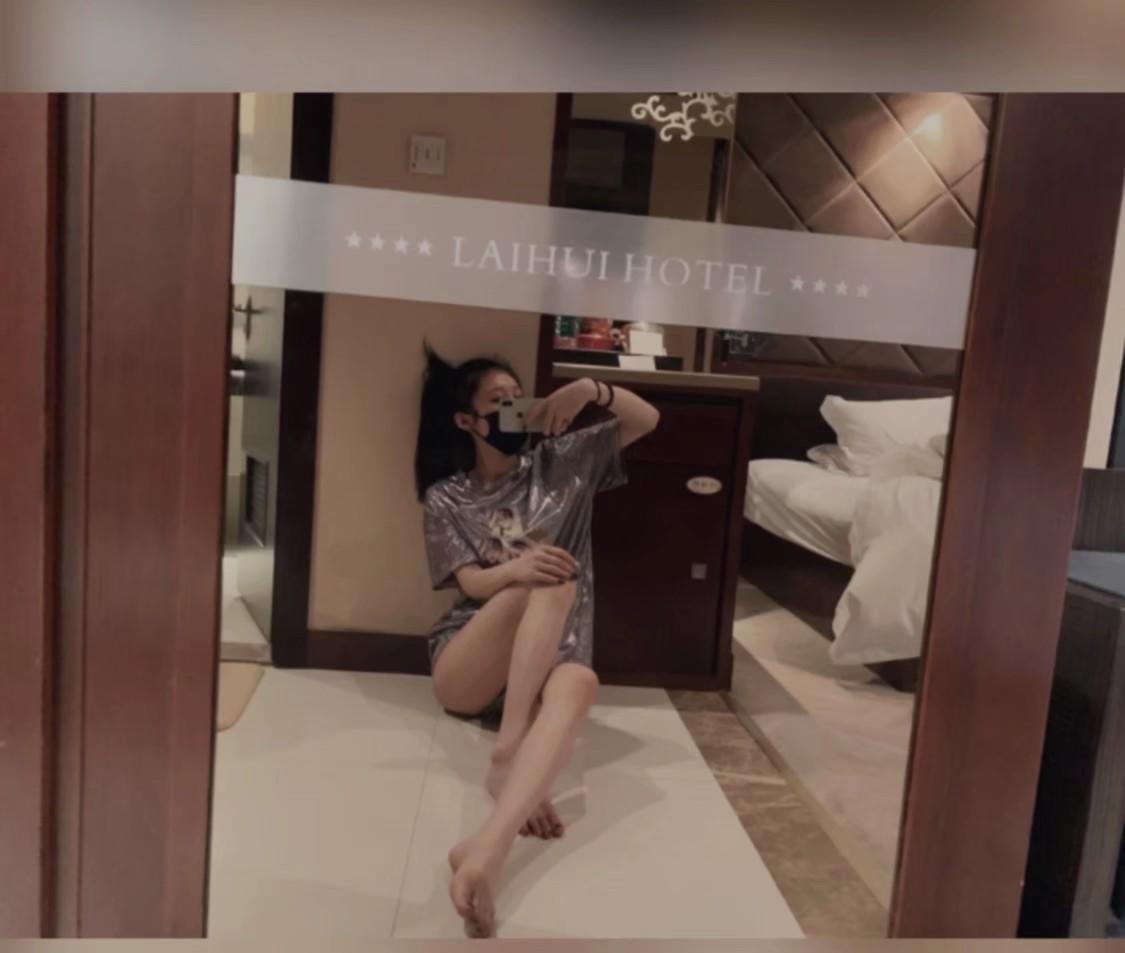 偶尔兼职的身材爆好的妹子 第1张
