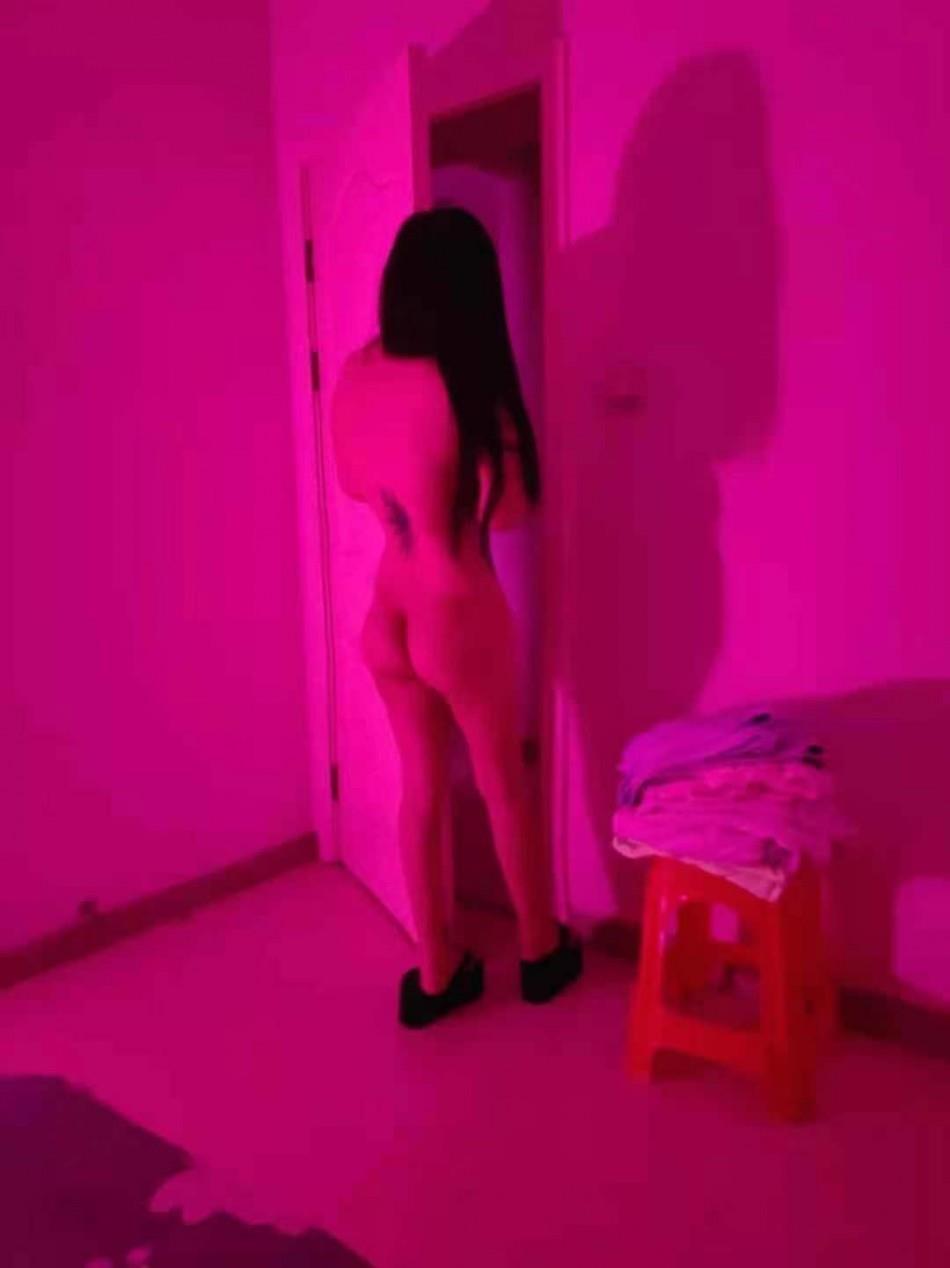 会一字马逼如处女爱说骚话骚话连篇的妹子爽记 第2张